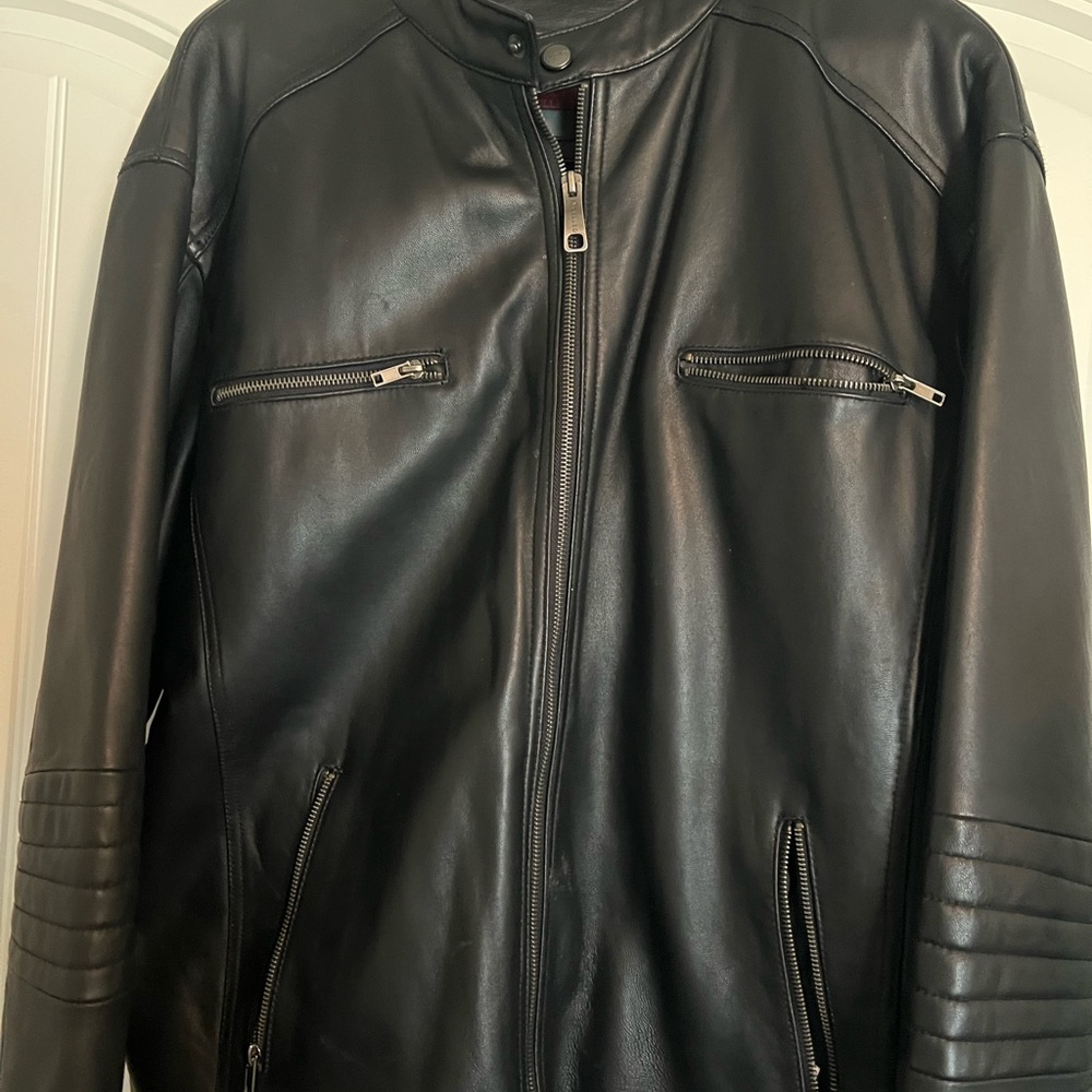 Men's Black Leather Bomber Jacket with Zip Pockets